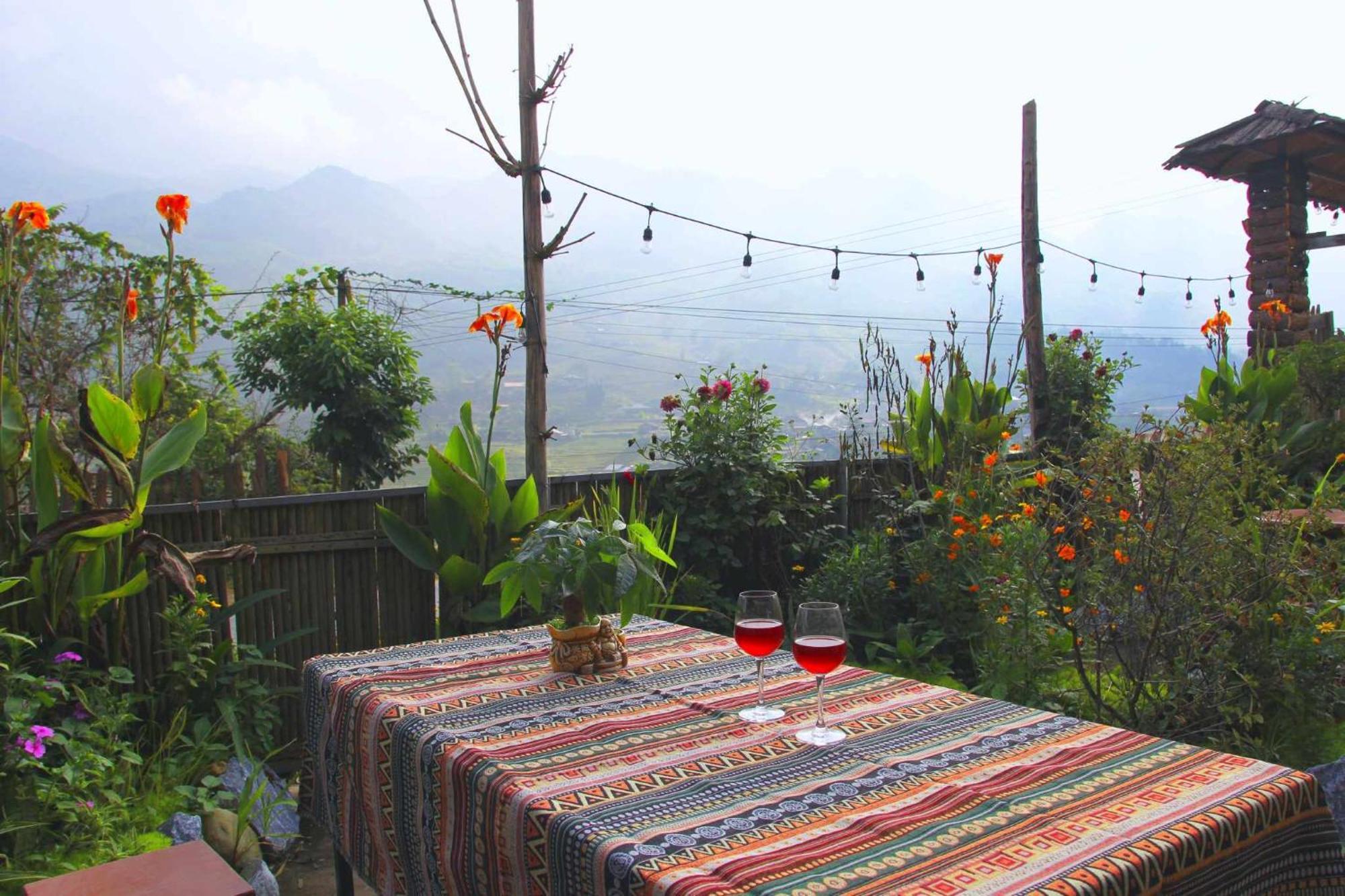 Surelee House And Trekking Hotell Sapa Exteriör bild