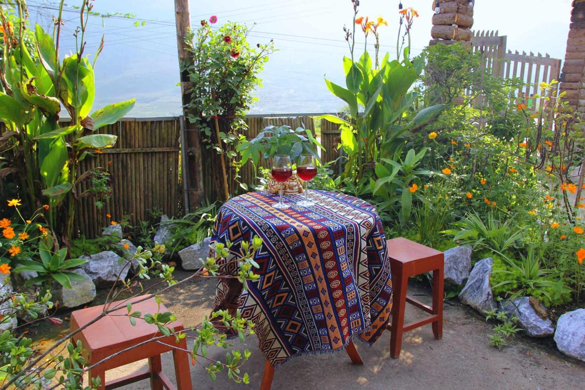 Surelee House And Trekking Hotell Sapa Exteriör bild