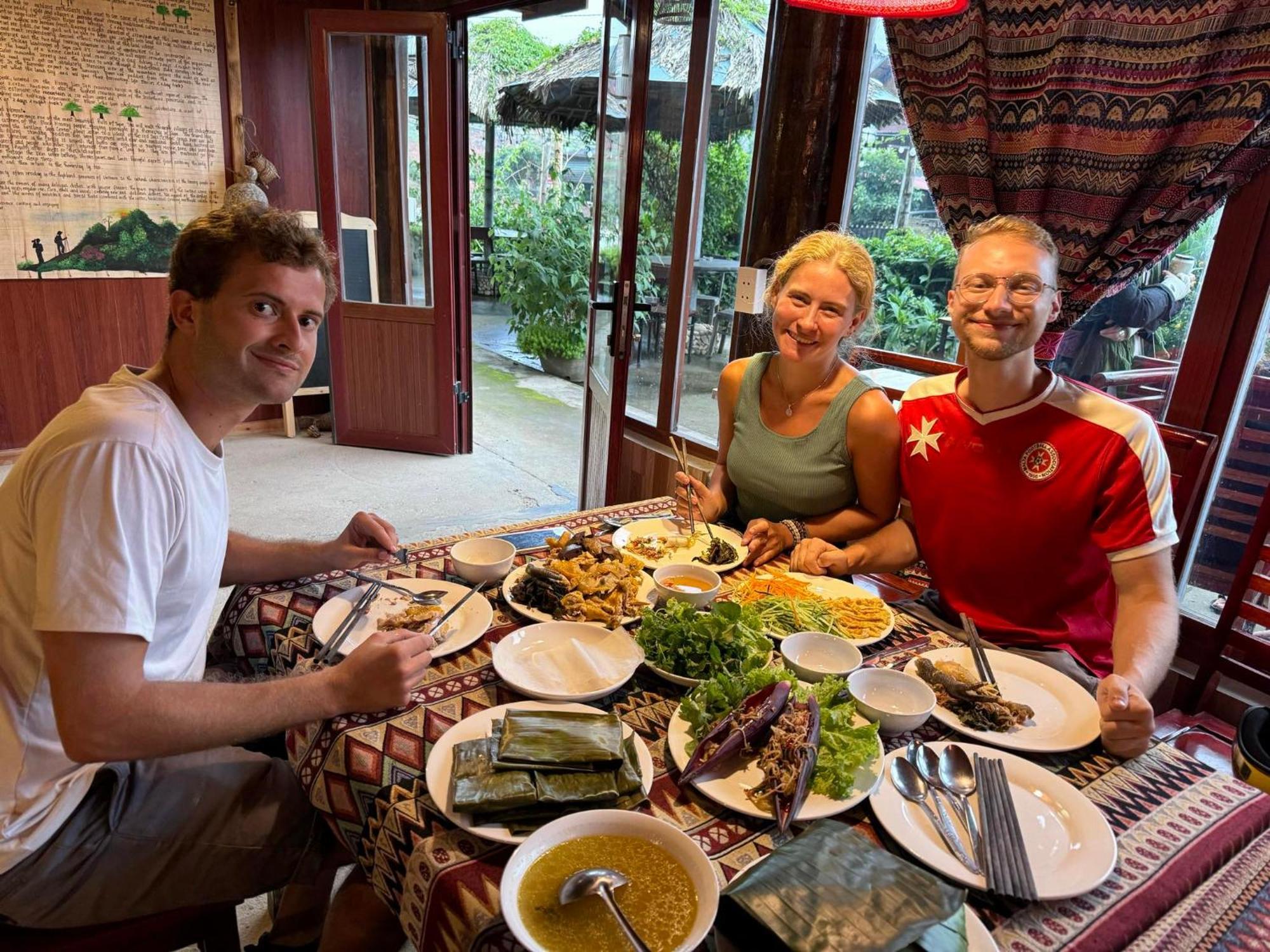 Surelee House And Trekking Hotell Sapa Exteriör bild